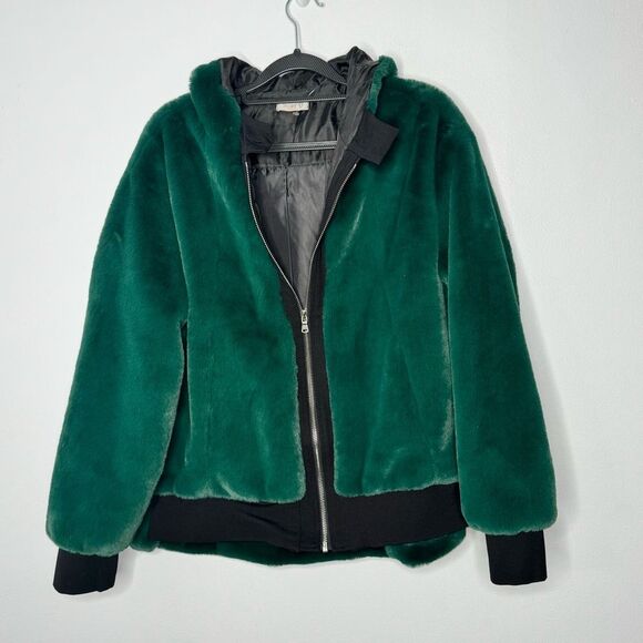 Suzy D faux fur hooded jacket in a deep emerald green - Picture 1 of 6